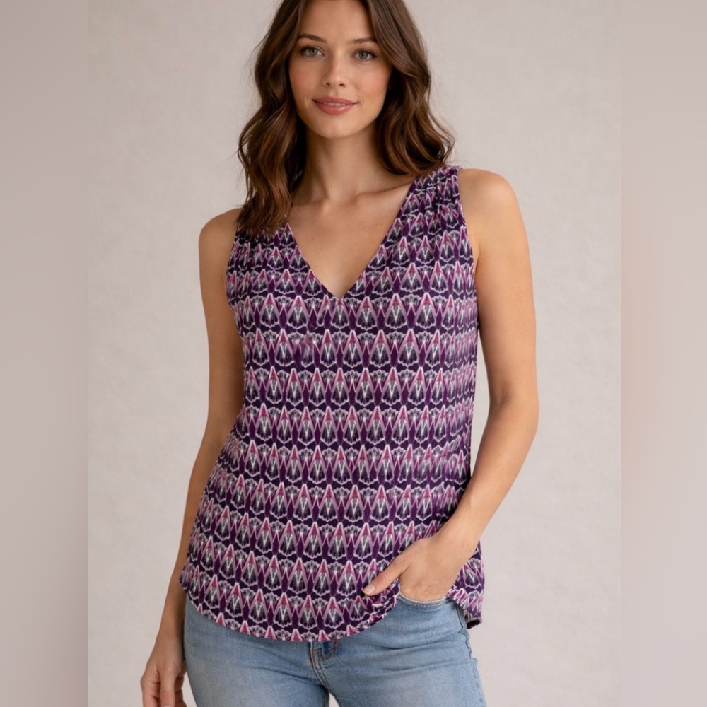 White House Black Market Purple Patterned V-Neck Sleeveless Blouse